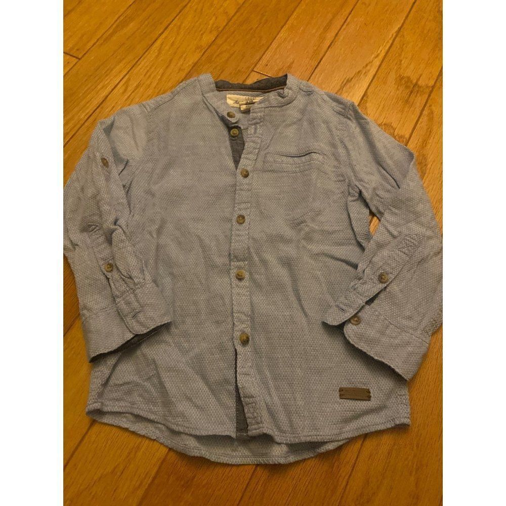 L.O.G.G., little kid's light blue button down long sleeve shirt size 4T